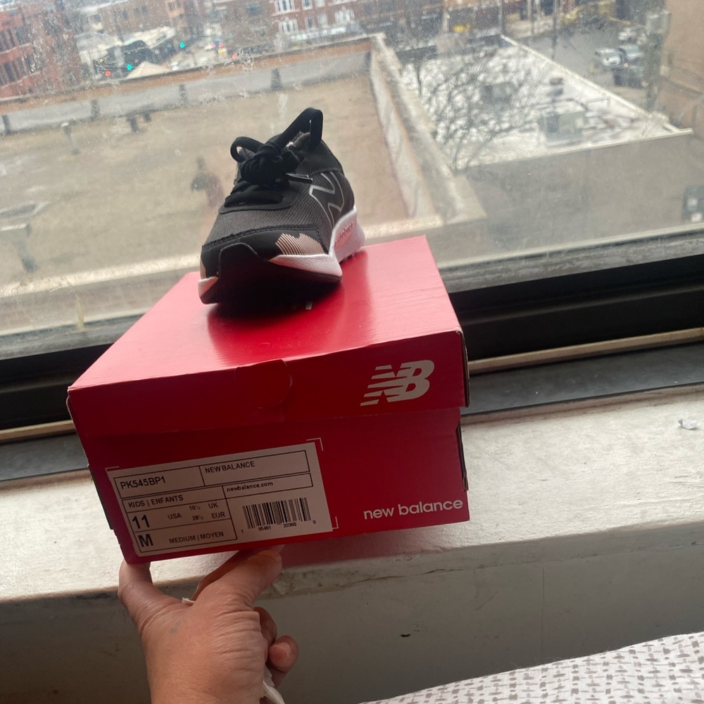 New kids new balance never wore size 11
